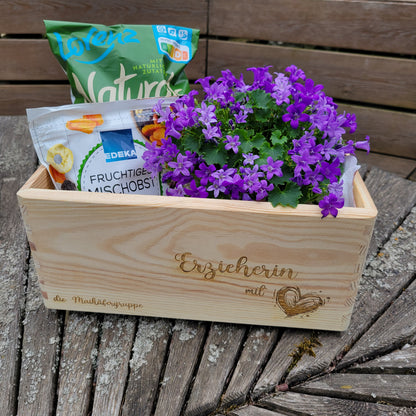 Holzkiste Erzieherin graviert – Abschiedsgeschenk Kindergarten 30×20×14 cm, Holz mit Griff