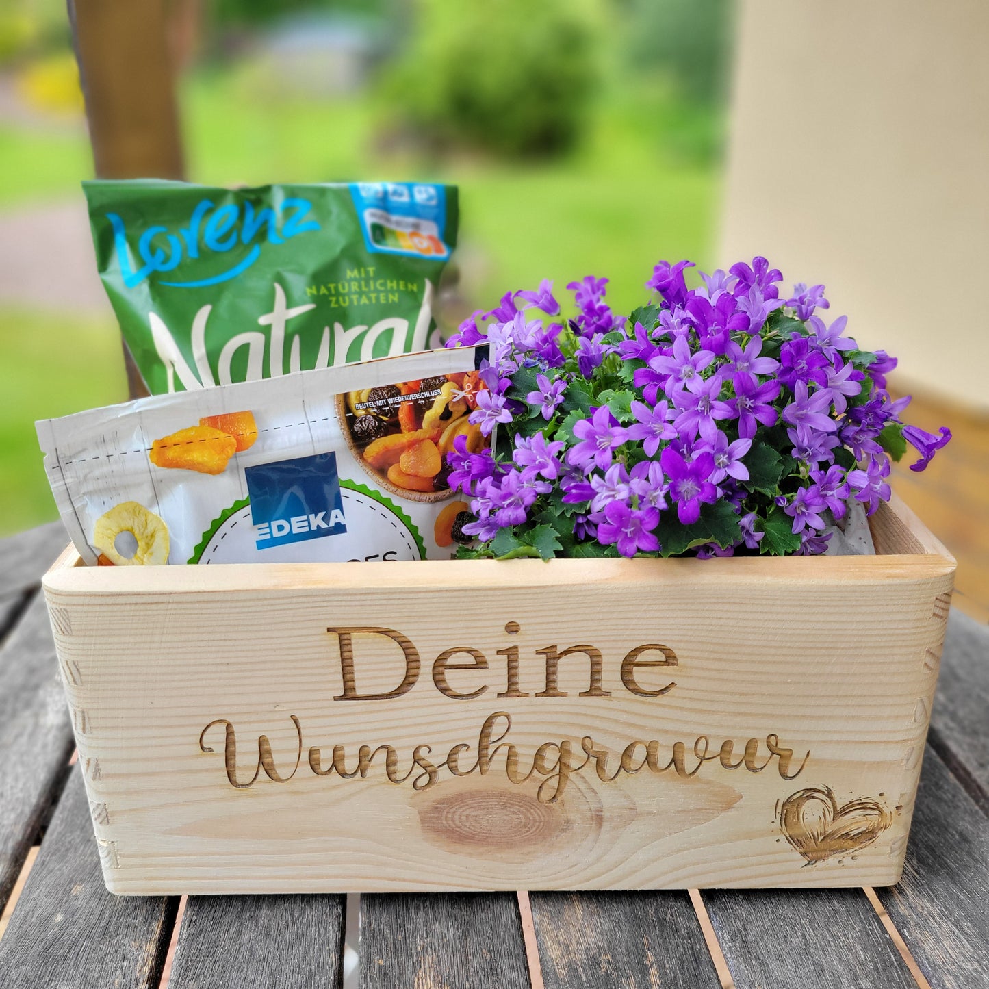 personalisierte Holzkiste mit Wunschgravur