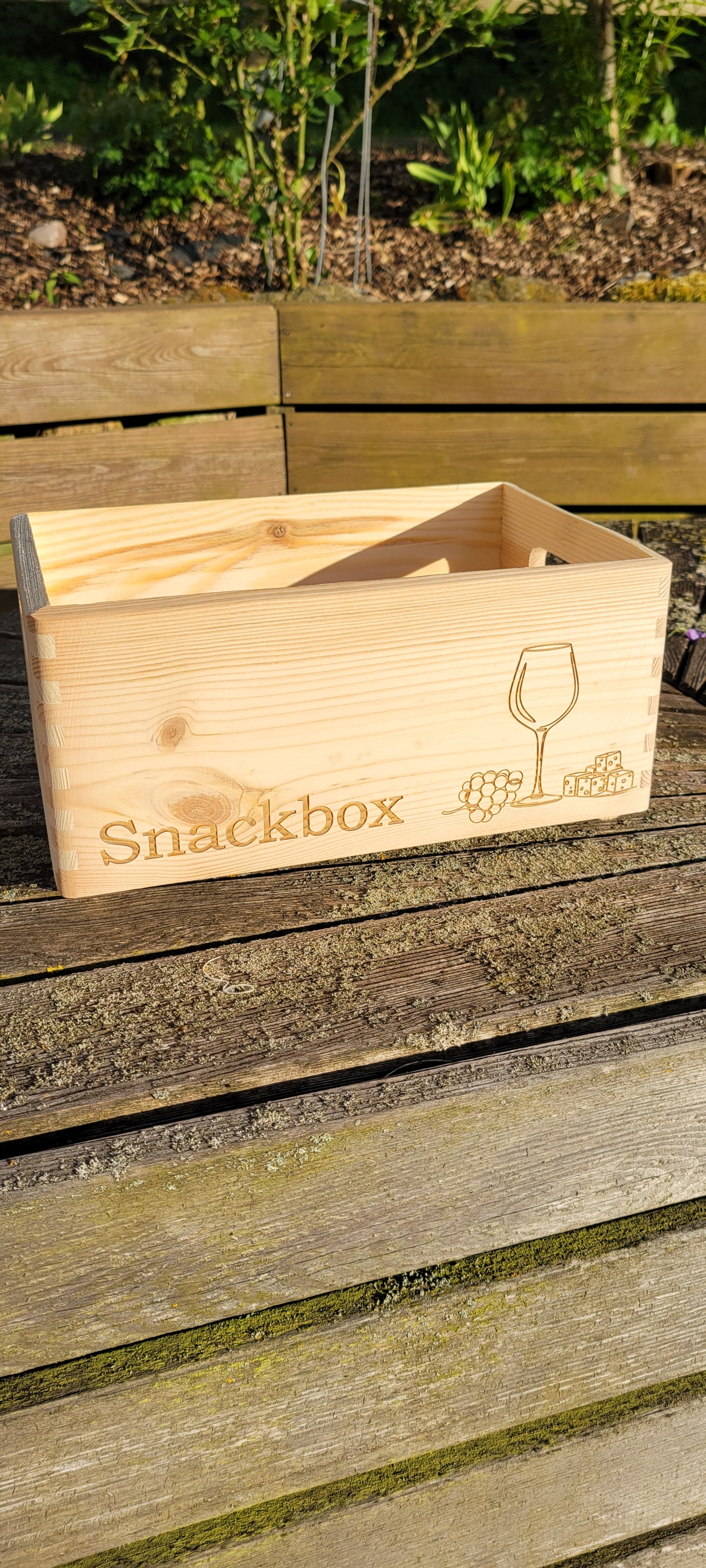Holzkiste graviert Snackbox
