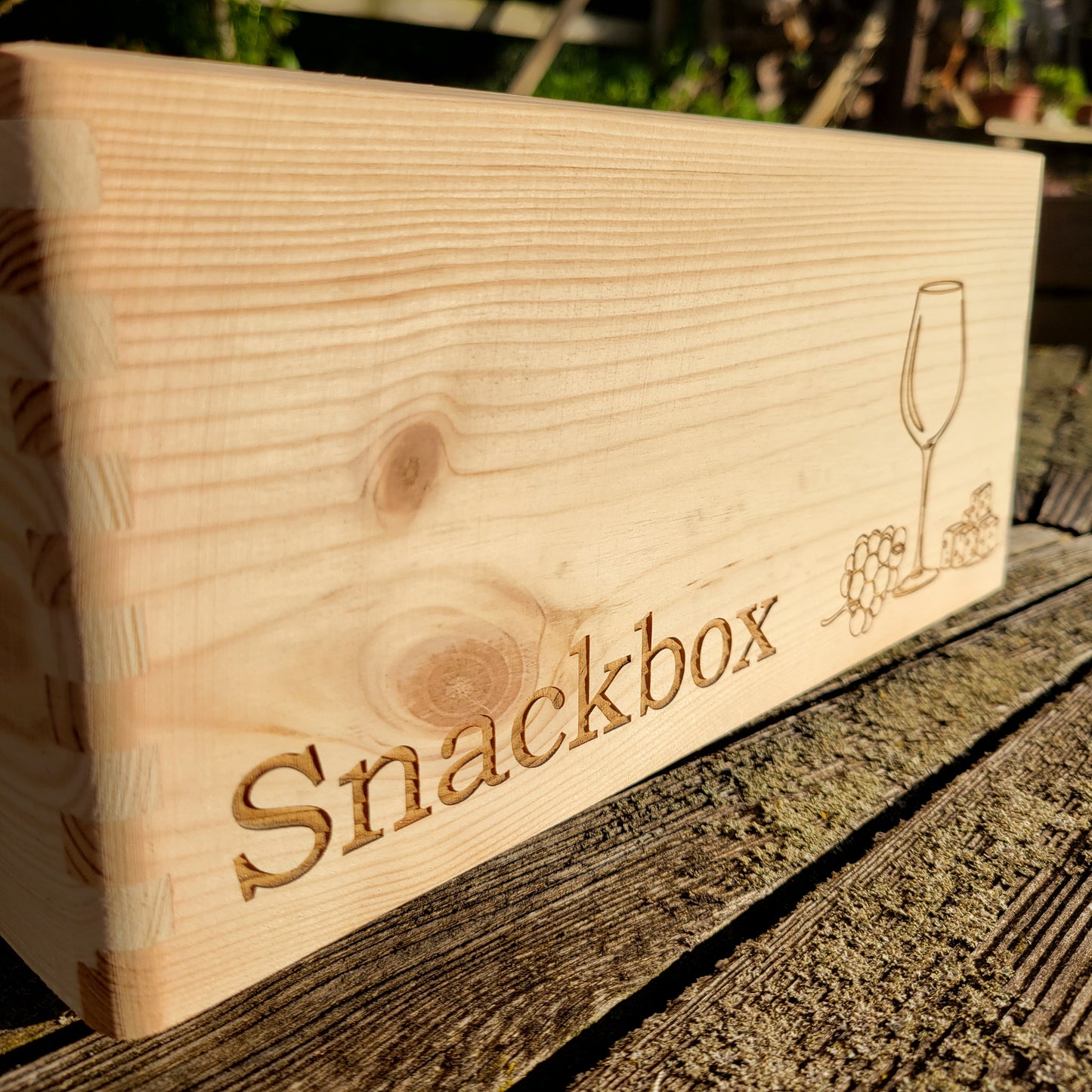 Holzkiste graviert Snackbox