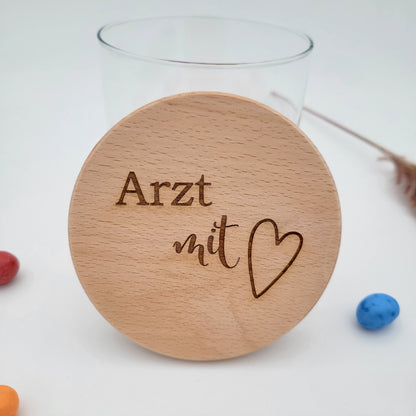 Arzt oder Ärztin mit Herz Vorratsglas mit Gravur