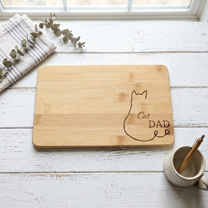 Frühstücksbrettchen Cat Dad graviert aus Bambus – Geschenk für Katzenpapa, ca. 22 × 14 cm