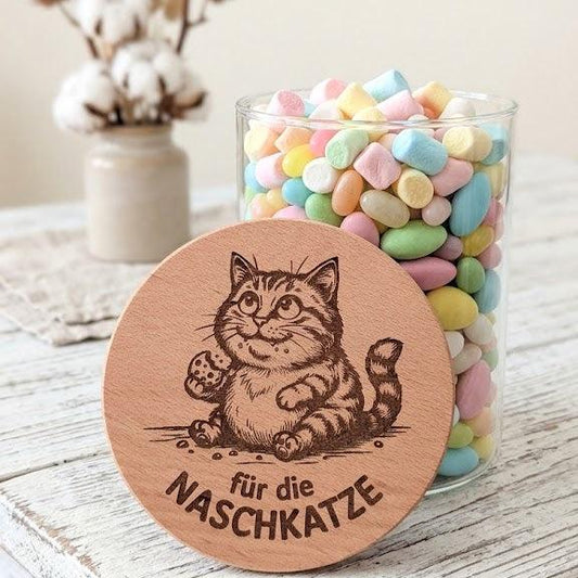 Vorratsglas mit graviertem Buchenholzdeckel Motiv für die Naschkatze – Süßigkeiten Geschenk Geburtstag